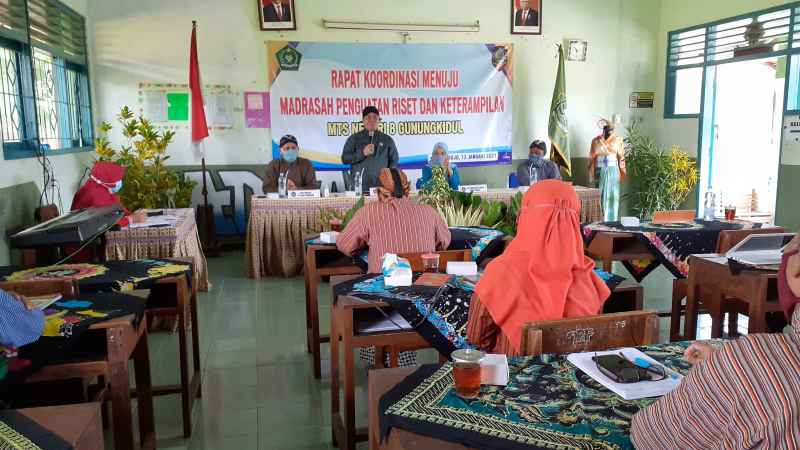 Kepala Kantor Kemenag Kab.Gunungkidul Buka Rakor MTsN 8 Gunungkidul Menuju Madrasah Penguatan