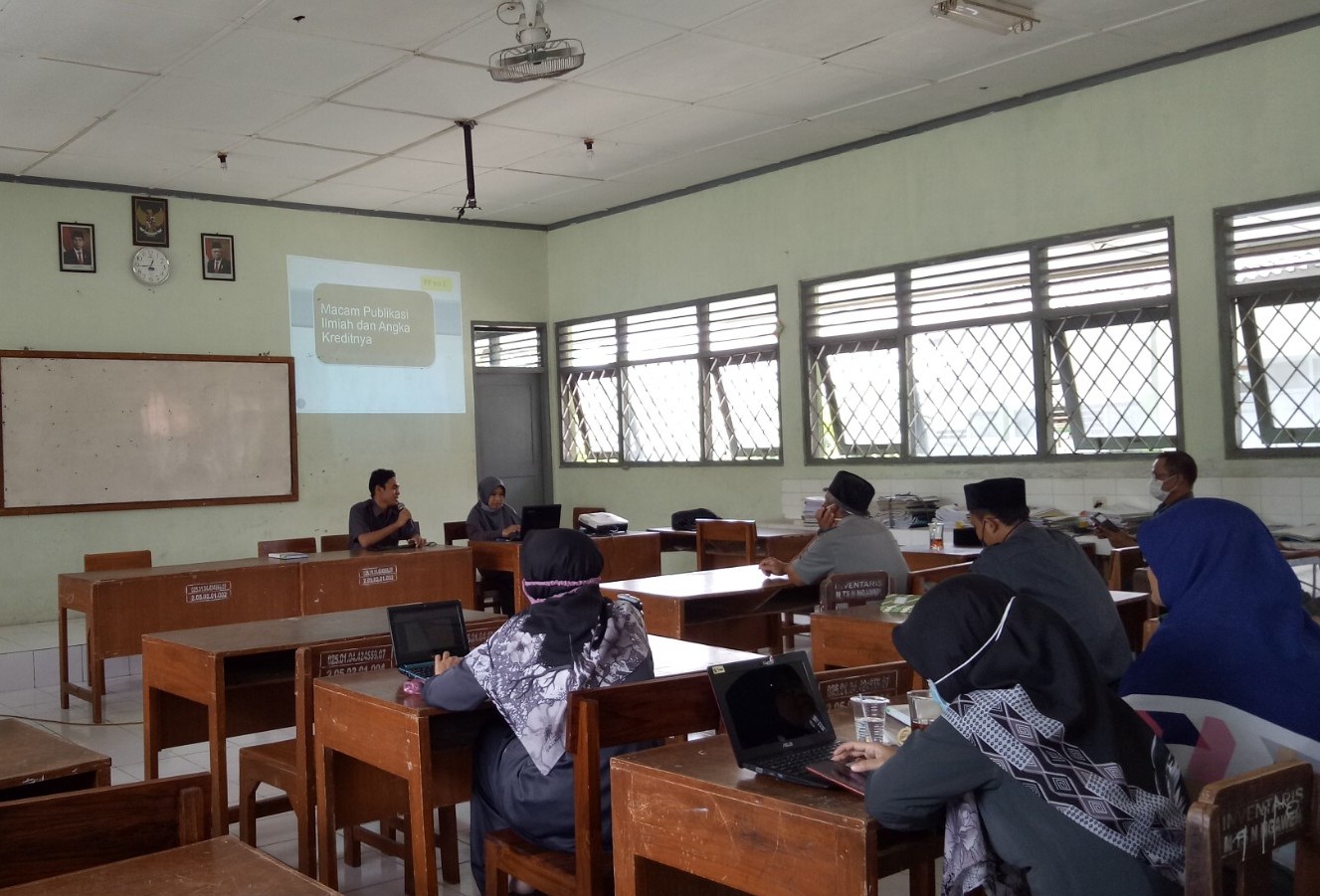 Dua Guru MTsN 5 Gunungkidul Sukses Gelar Diseminasi Hasil Diklat