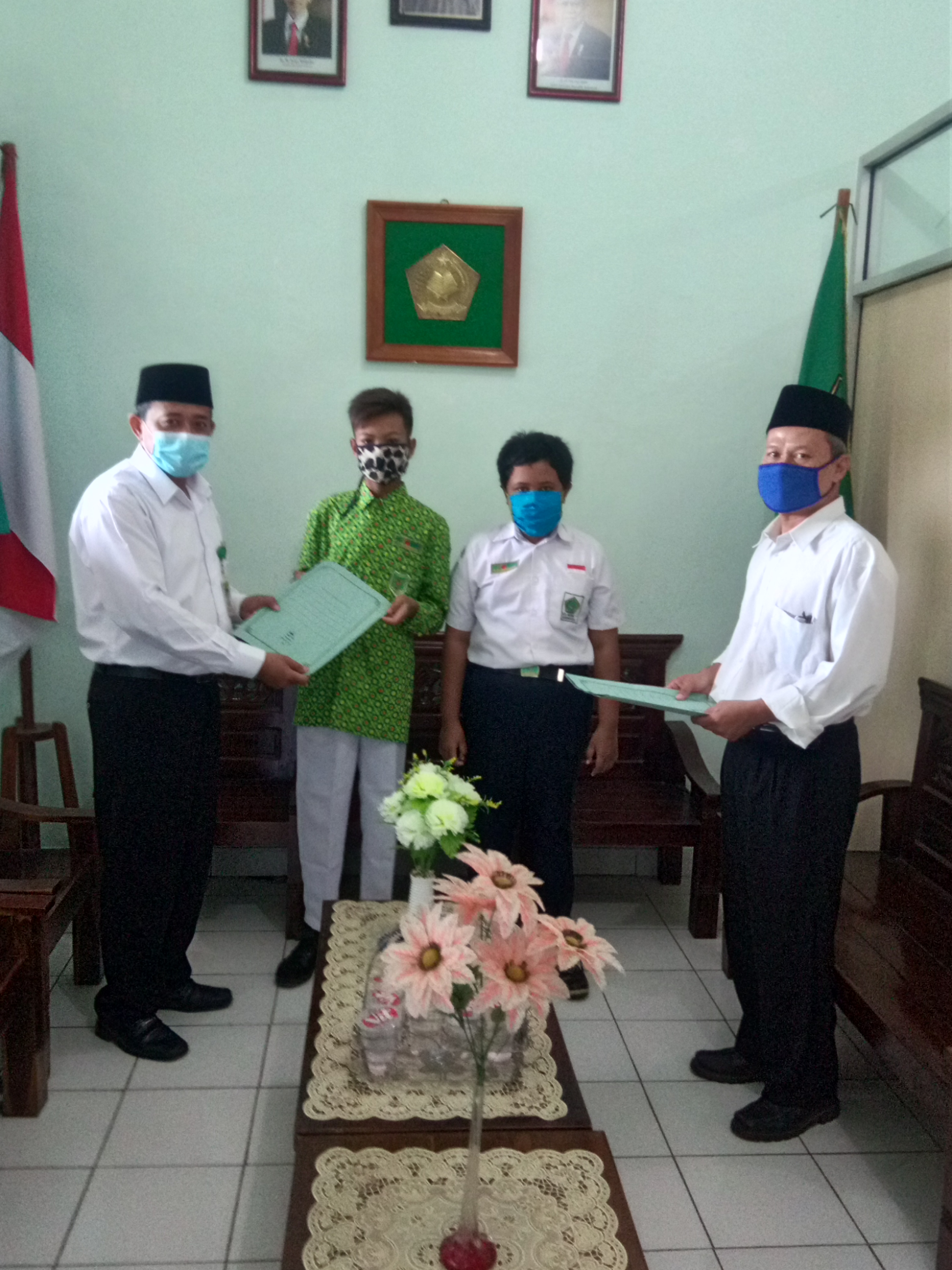 Moment HAB Ke-75, MTsN 7 Gunungkidul Menyalurkan Bantuan UPZ Kankemenag Gunungkidul