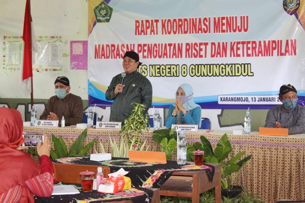 Kepala Kankemenag Gunungkidul : Harus Melakukan Sesuatu yang Khorijul Adat