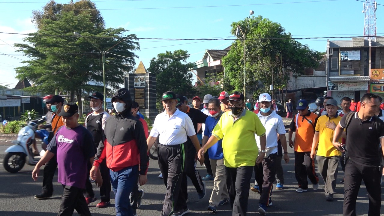 Semarak Jalan Sehat Kerukunan Kemenag Gunungkidul Akhiri Rangkaian HAB ke 77