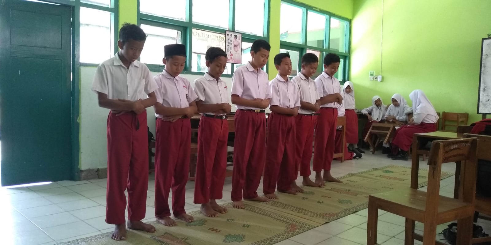 Praktik Salat MIN 1 Gunungkidul : Ingatkan Siswa Pentingnya Melakukan Ibadah dengan Baik dan Benar