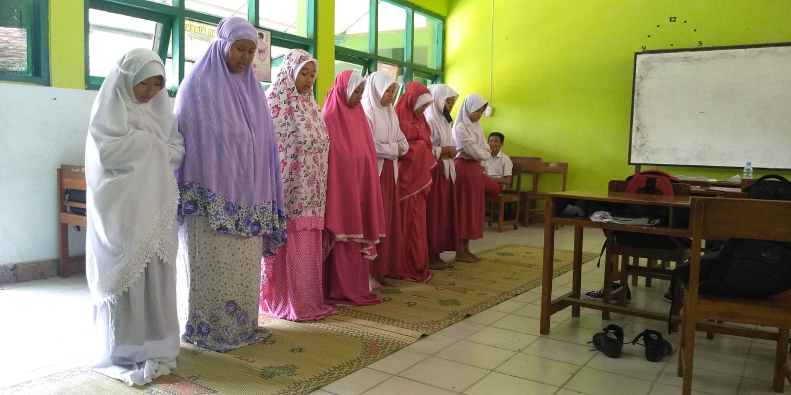 Praktik Salat MIN 1 Gunungkidul : Ingatkan Siswa Pentingnya Melakukan Ibadah dengan Baik dan Benar