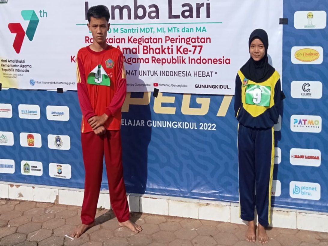 Siswa MTsN 9 Gunungkidul Juara 2 Lomba Lari 100 meter Putri