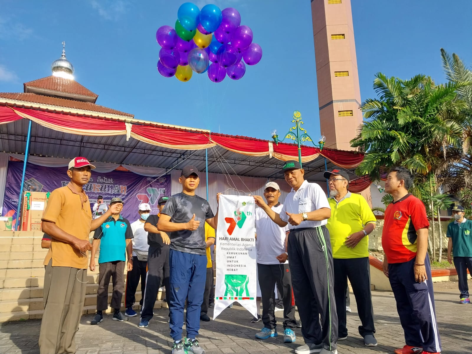 Semarak Jalan Sehat Kerukunan Kemenag Gunungkidul Akhiri Rangkaian HAB ke 77