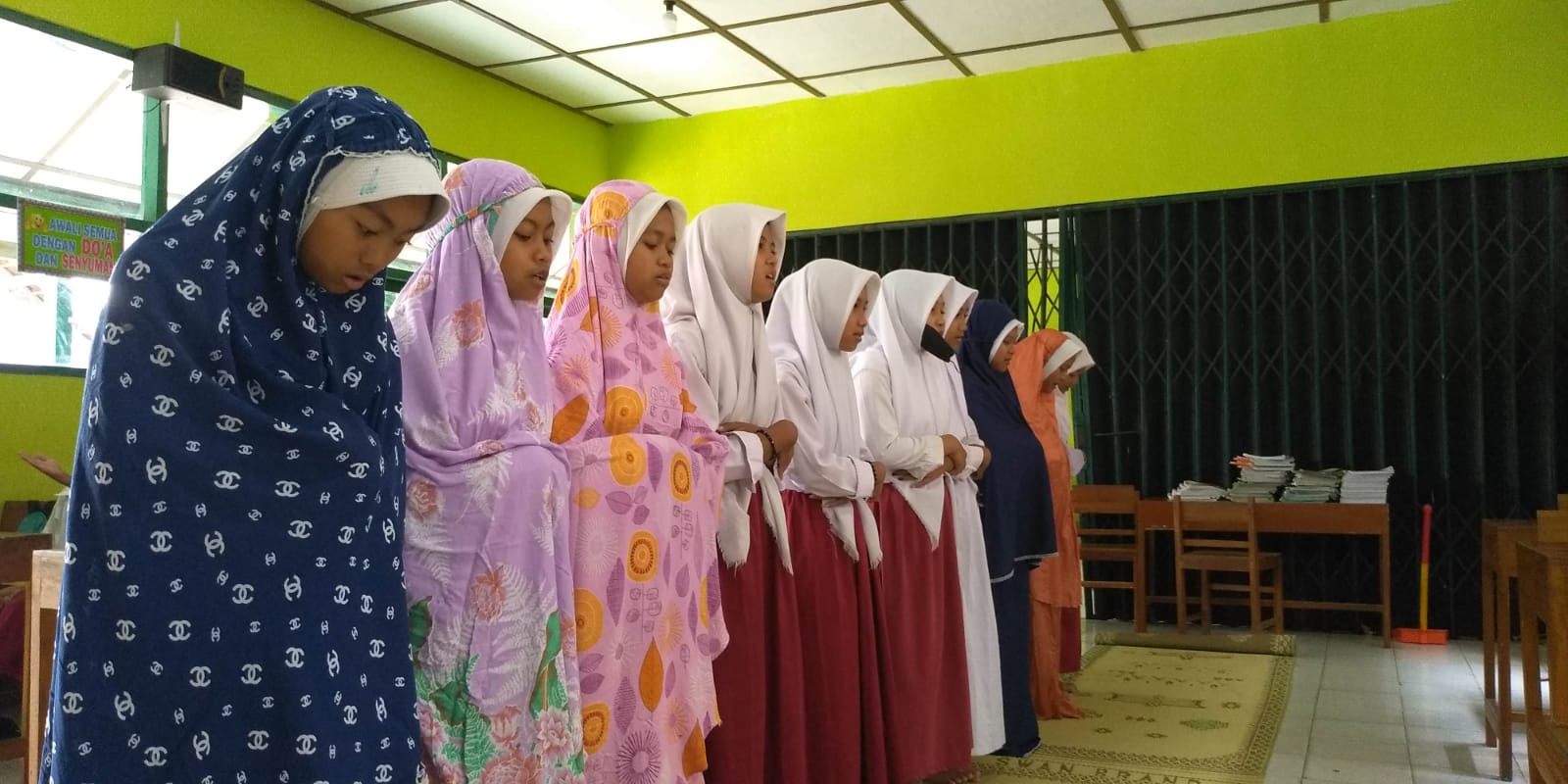 Praktik Salat MIN 1 Gunungkidul : Ingatkan Siswa Pentingnya Melakukan Ibadah dengan Baik dan Benar