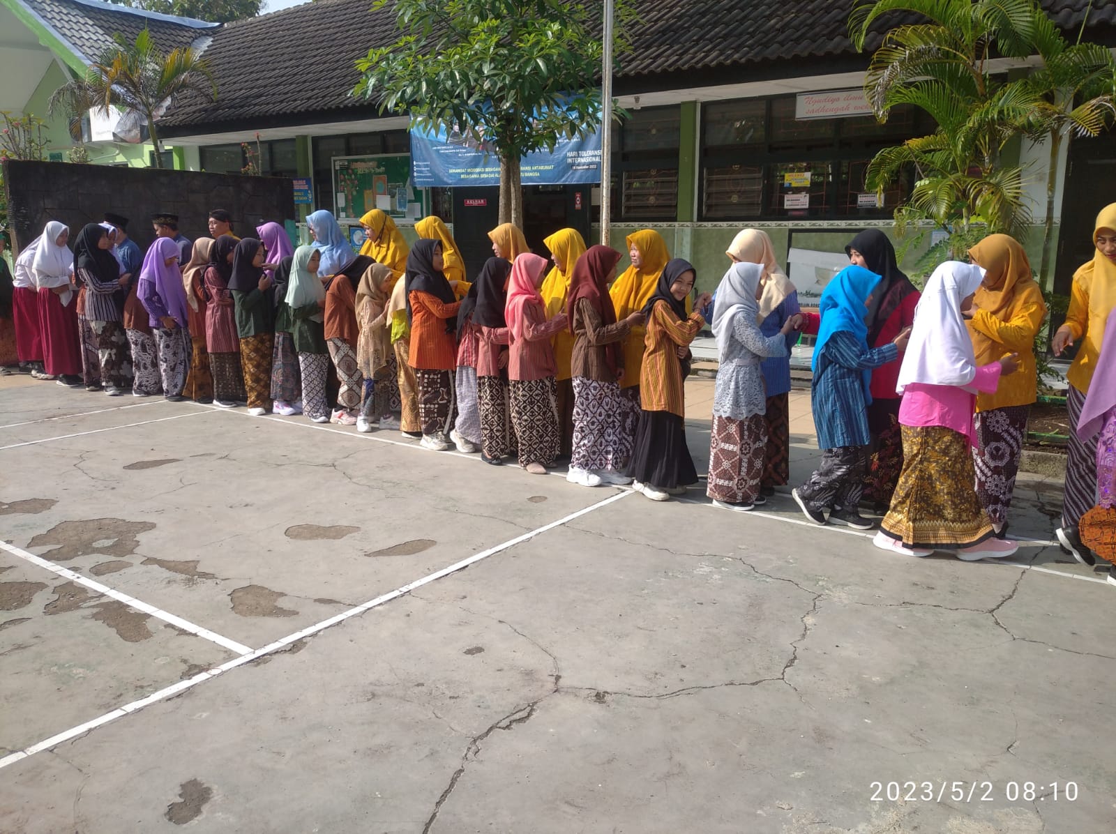 Halalbihalal di Hari Pertama Masuk Sekolah MIN 4 Gunungkidul