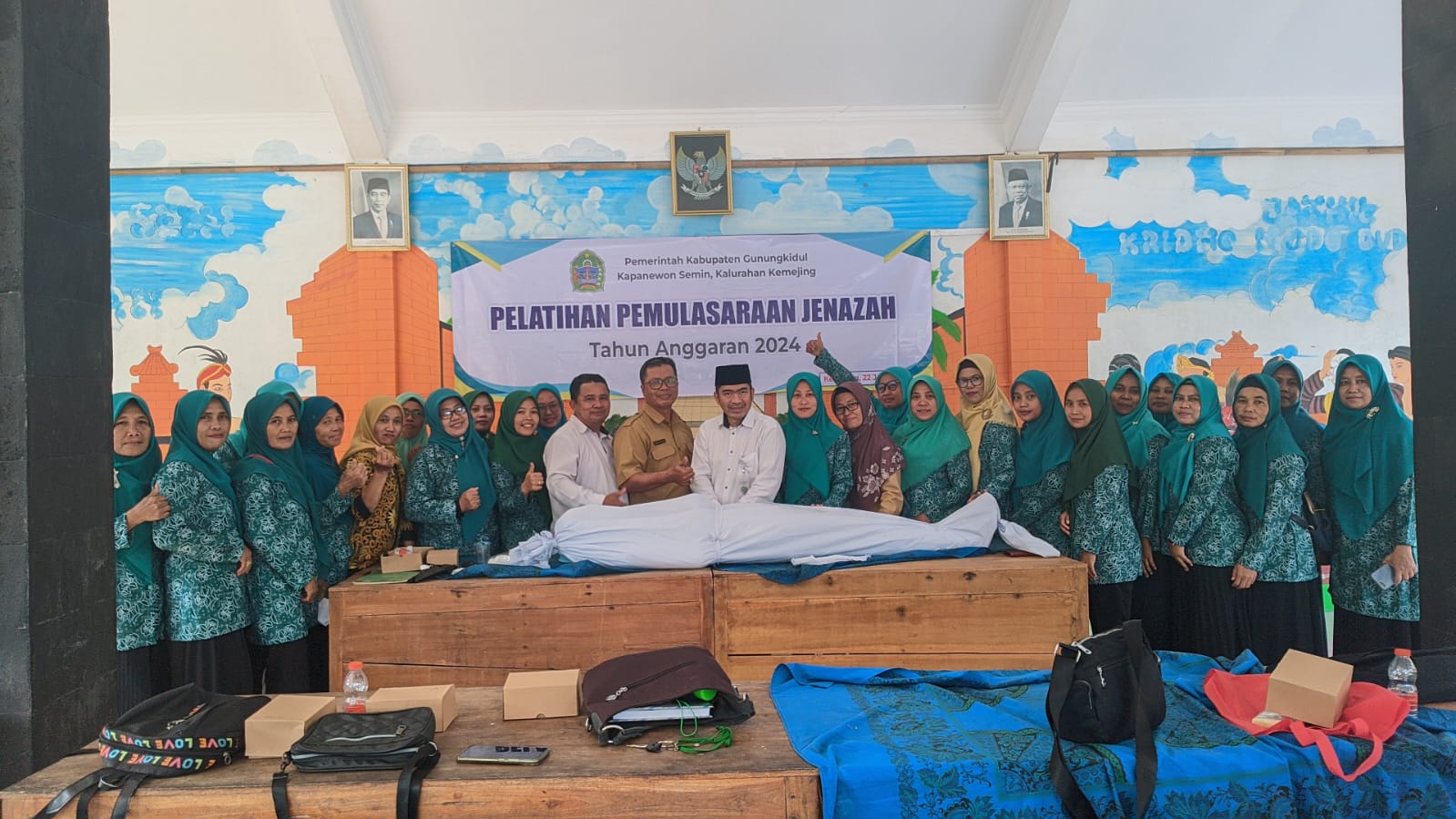 Penyuluh KUA Semin Narasumber Pelatihan Pemulasaraan Jenazah di Kalurahan Kemejing