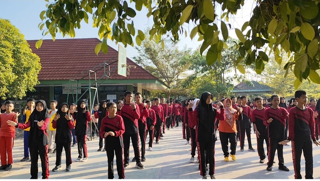 MTsN 8 Gunungkidul Peringati Hari Anak Nasional Melalui Flash Mob Sapa 129