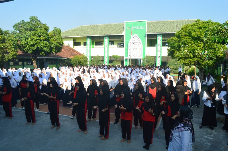 Semarak Flash Mop MTsN 4 Gunungkidul dalam Hari Anak Nasional