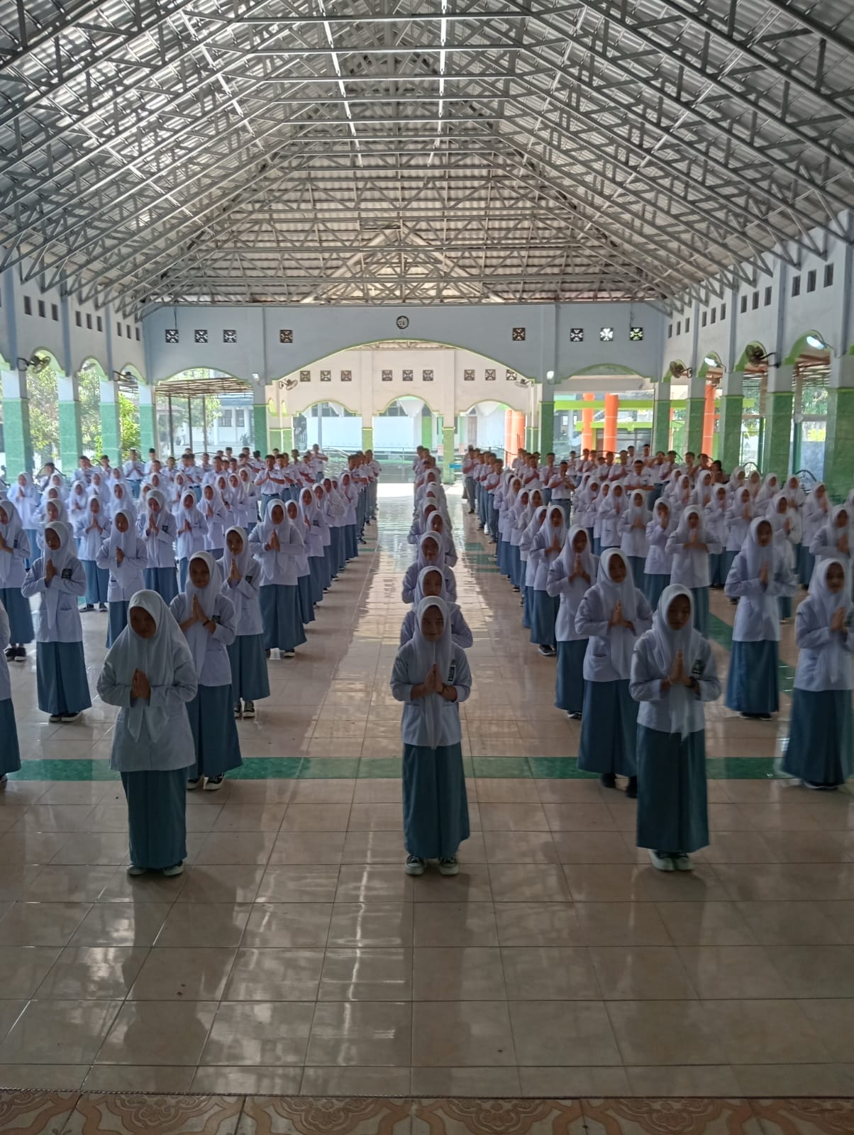 Peringati Hari Anak Nasional: MAN 1 Gunungkidul Tampilkan Flash Mob Sapa 129