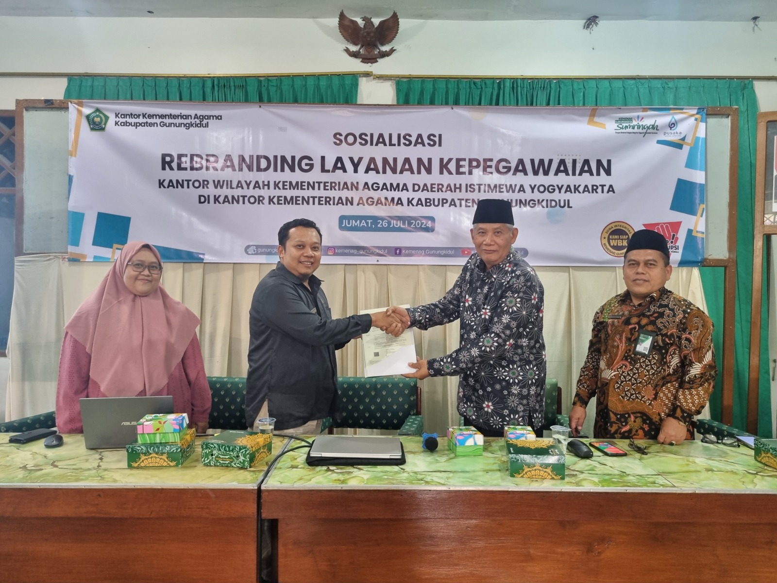 Kepala Kemenag Gunungkidul Terima 24 SK Kenaikan Pangkat TMT Agustus Saat Sosialisasi Rebranding Layanan Kepegawaian