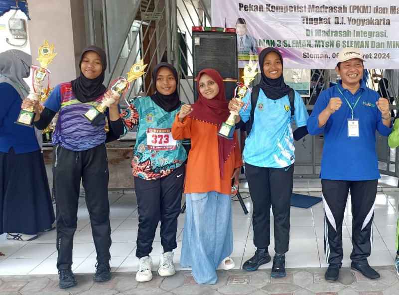 Hari Pertama, 3 Siswi MTs Al Ianah Playen Persembahkan 2 Emas dan 1 Perak dalam PKM Provinsi