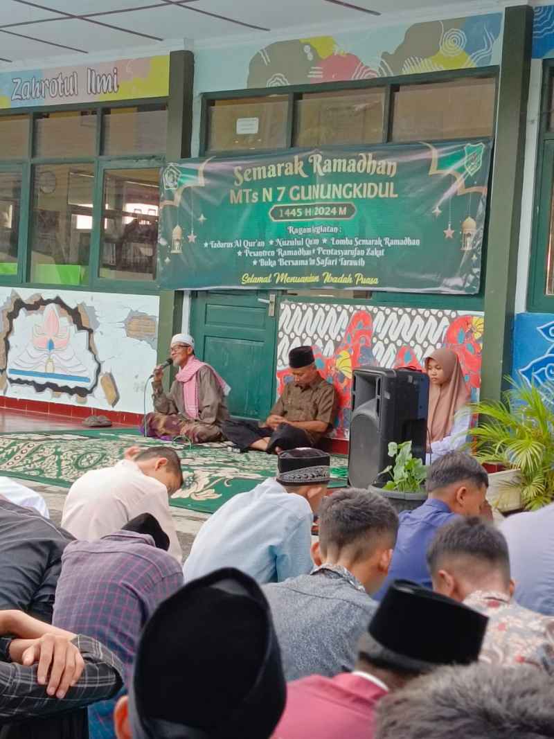 MTsN 7 Gunungkidul Adakan Pengajian dan Buka Bersama di Semarak Ramadan