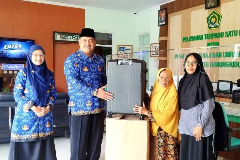 Jemaah Haji Kuota Cadangan Kabupaten Gunungkidul Mendapat Panggilan Berangkat Haji